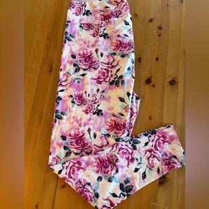 LuLaRoe Women’s Leggings with Pink and Black Floral Design TC2